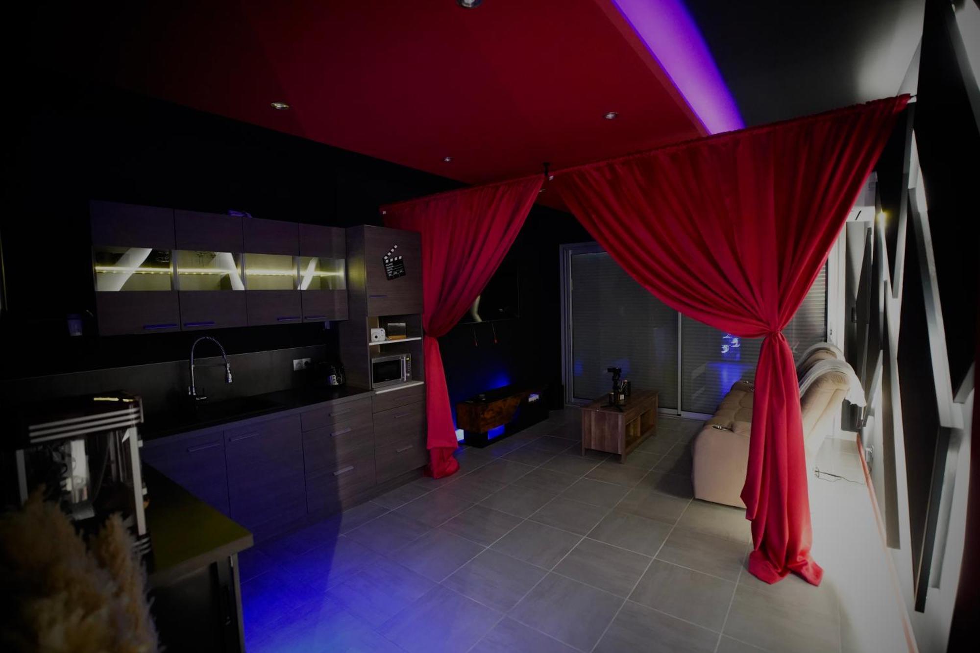 L Unique Cinema Room Grenoble Eksteriør billede